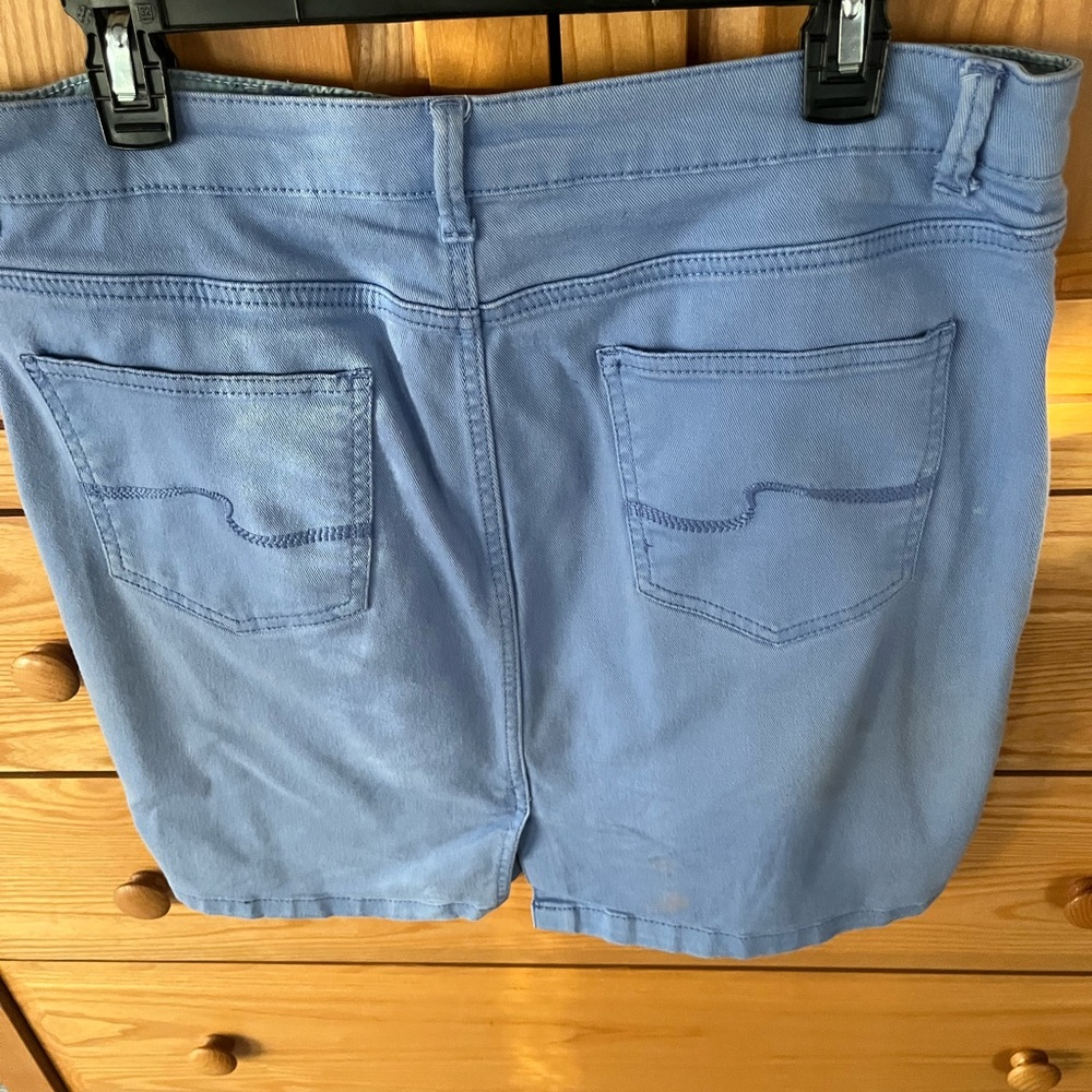 Blue Denim Skirt sturdy in light blue - Picture 2 of 4